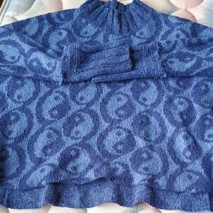 Yin Yang Patterned Women's Sweater